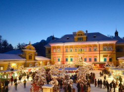 Traditioneller Adventmarkt in Hellbrunn